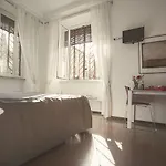 בית הארחה Maison Colosseo 4*