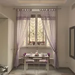 בית הארחה Maison Colosseo 4*