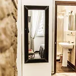 בית הארחה Maison Colosseo 4*