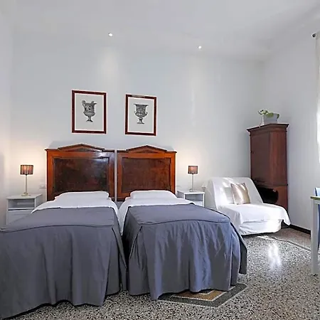 Casa de hóspedes Maison Colosseo 4*