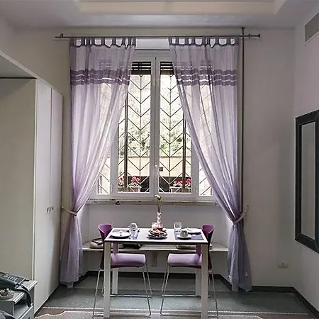 Casa de hóspedes Maison Colosseo 4*