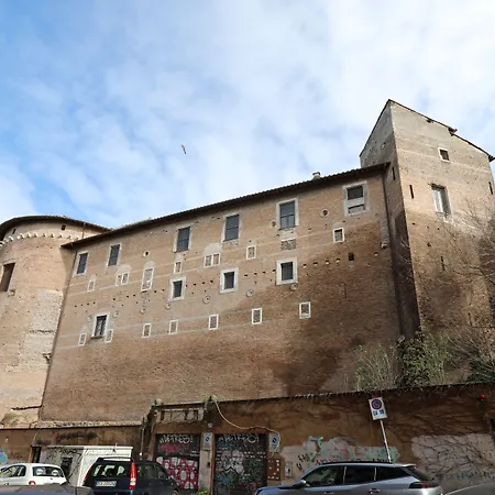 Maison Colosseo روما