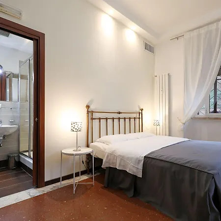 Maison Colosseo 4* روما