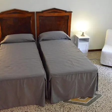Πανσιόν Maison Colosseo 4*