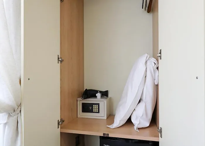 Maison Colosseo Рим