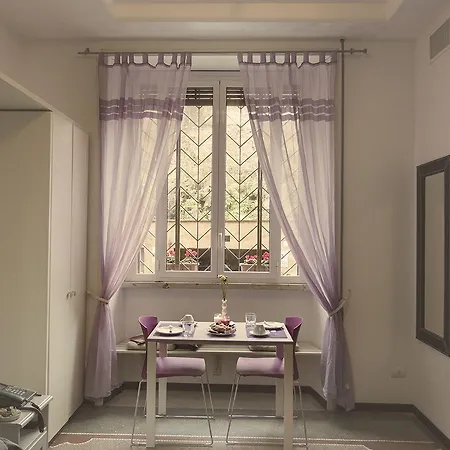 בית הארחה Maison Colosseo 4*
