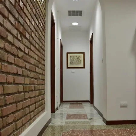 Maison Colosseo רומא