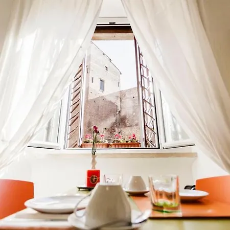 Maison Colosseo 4*